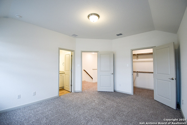 Image 19 of 37 For 10211 Tulipwood Run 101