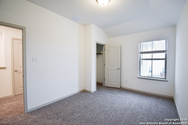 Image 25 of 37 For 10211 Tulipwood Run 101