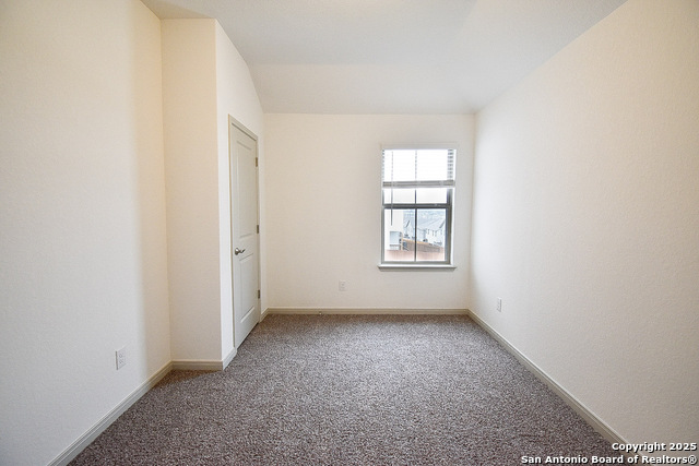 Image 27 of 37 For 10211 Tulipwood Run 101