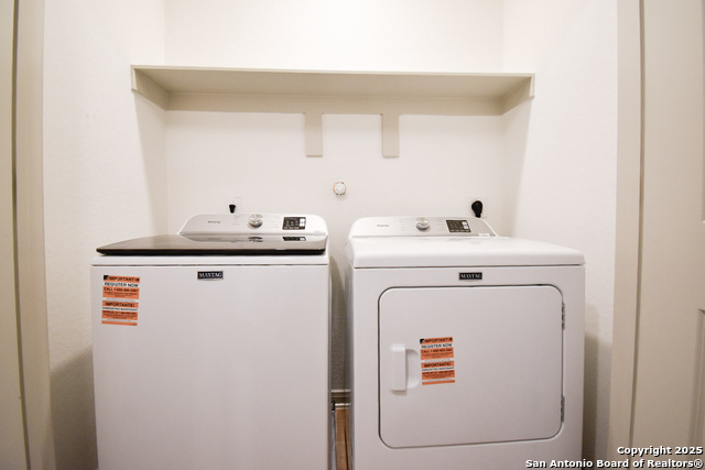 Image 28 of 37 For 10211 Tulipwood Run 101