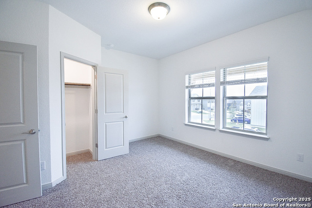 Image 30 of 37 For 10211 Tulipwood Run 101