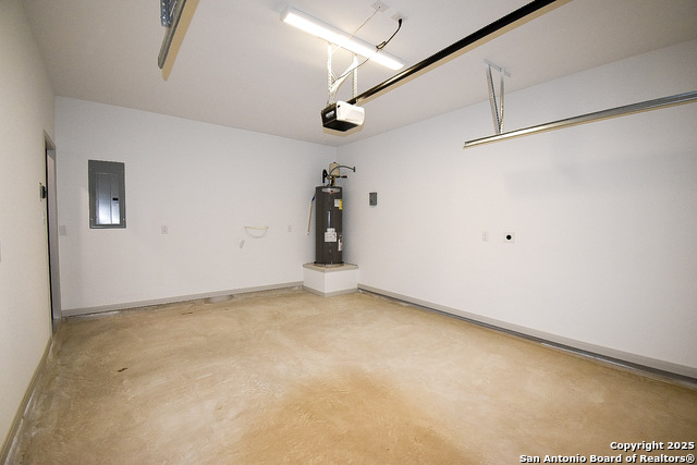 Image 34 of 37 For 10211 Tulipwood Run 101