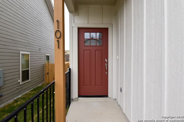 Image 6 of 37 For 10211 Tulipwood Run 101