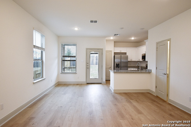 Image 8 of 37 For 10211 Tulipwood Run 101