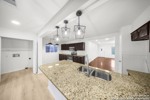 Image 10 of 20 For 126 Cresham Dr.