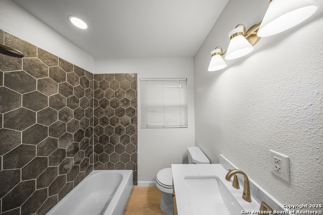 Image 18 of 20 For 126 Cresham Dr.