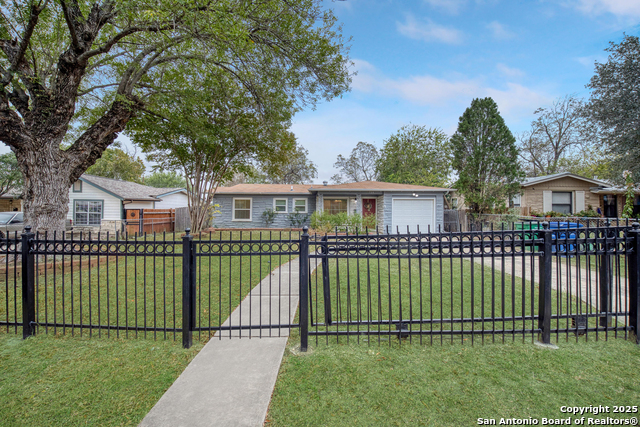 Image 2 of 20 For 126 Cresham Dr.