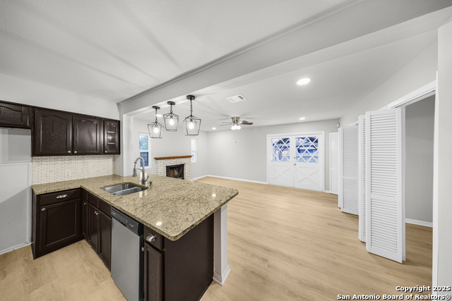 Image 5 of 20 For 126 Cresham Dr.