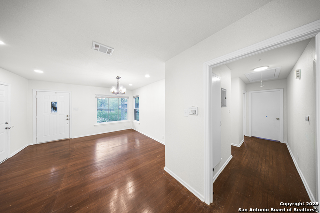 Image 7 of 20 For 126 Cresham Dr.