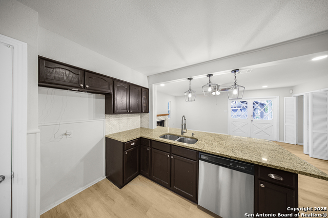 Image 9 of 20 For 126 Cresham Dr.