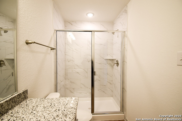 Image 23 of 41 For 10211 Tulipwood Run 102