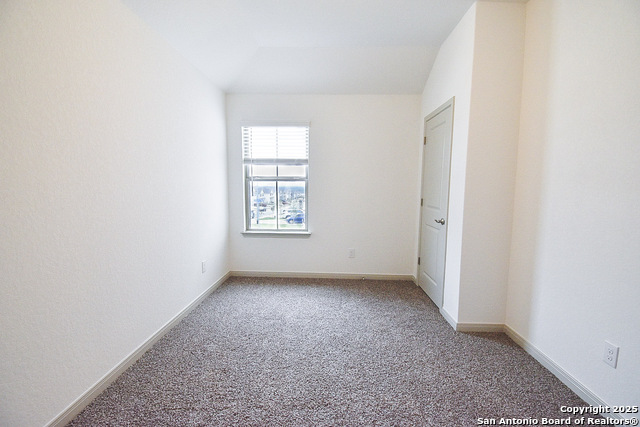 Image 28 of 41 For 10211 Tulipwood Run 102