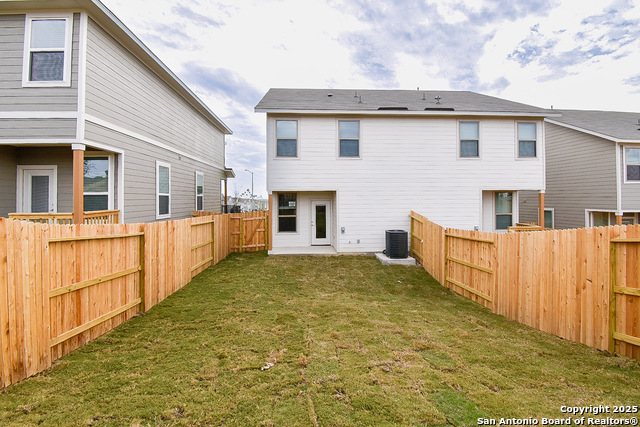 Image 40 of 41 For 10211 Tulipwood Run 102