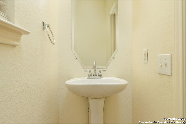 Image 19 of 20 For 10430 Elizabeth Ct