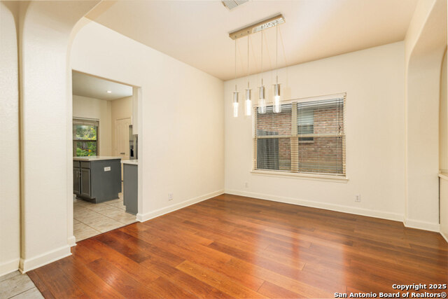 Image 5 of 20 For 10430 Elizabeth Ct