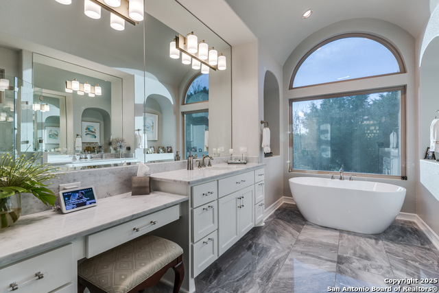 Image 19 of 29 For 21335 Rembrandt