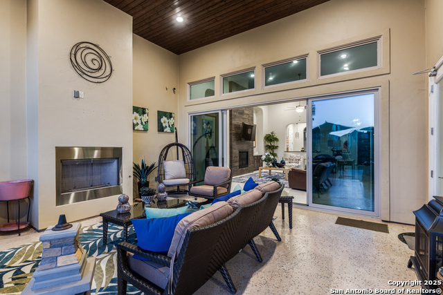 Image 24 of 29 For 21335 Rembrandt