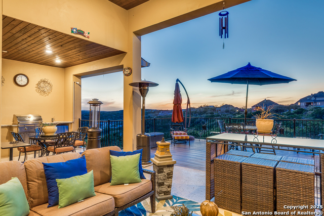 Image 25 of 29 For 21335 Rembrandt