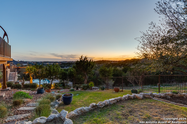 Image 28 of 29 For 21335 Rembrandt