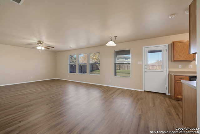 Image 13 of 30 For 144 Crest Blf