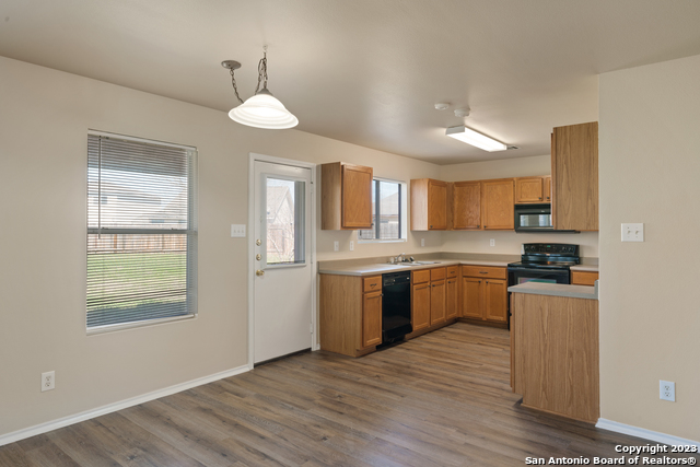 Image 14 of 30 For 144 Crest Blf