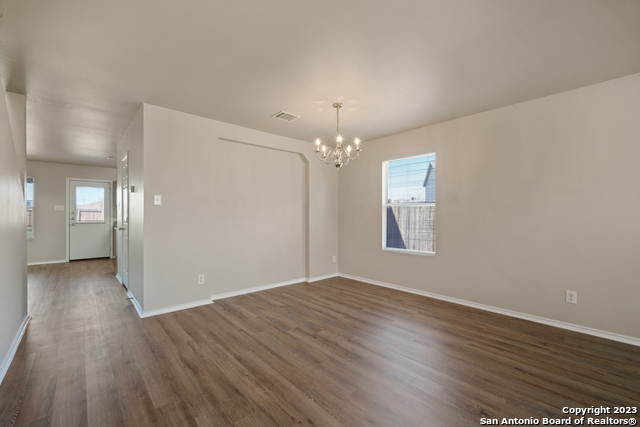 Image 17 of 30 For 144 Crest Blf