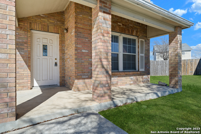 Image 4 of 30 For 144 Crest Blf