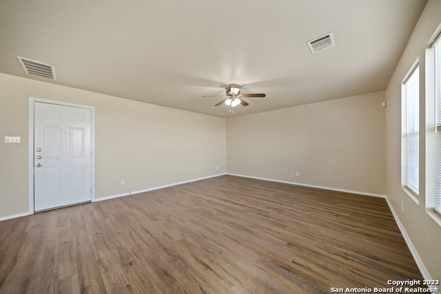 Image 7 of 30 For 144 Crest Blf