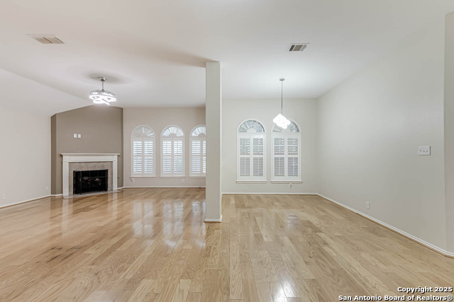 Listing photo id 16 for 18719 Rogers Pass