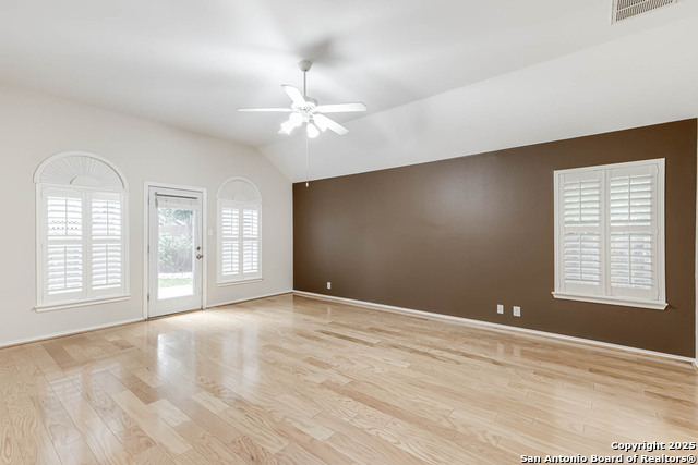 Listing photo id 21 for 18719 Rogers Pass