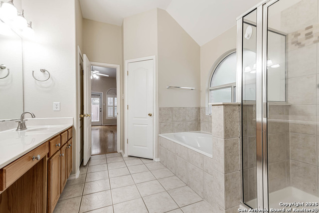 Listing photo id 24 for 18719 Rogers Pass