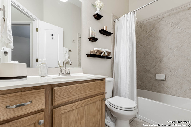 Listing photo id 26 for 18719 Rogers Pass