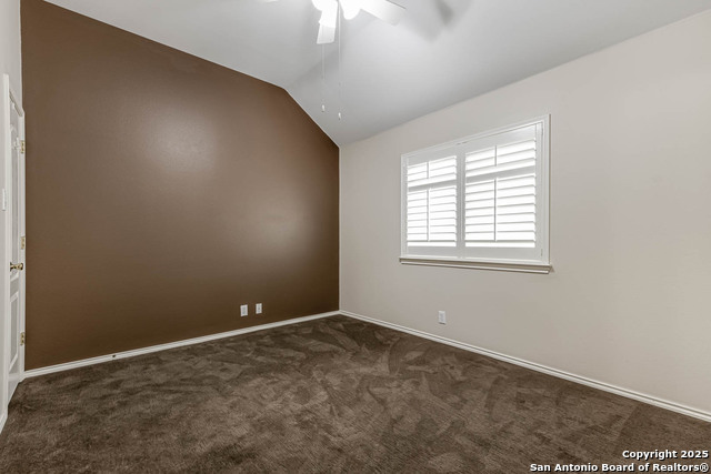 Listing photo id 27 for 18719 Rogers Pass