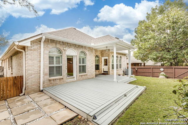 Listing photo id 32 for 18719 Rogers Pass