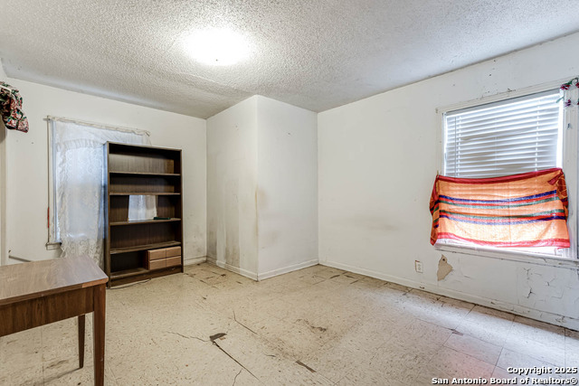 Image 7 of 12 For 119 Livingston