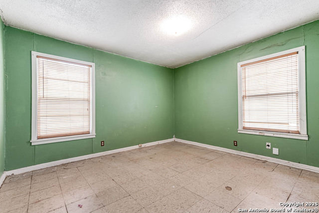 Image 9 of 12 For 119 Livingston