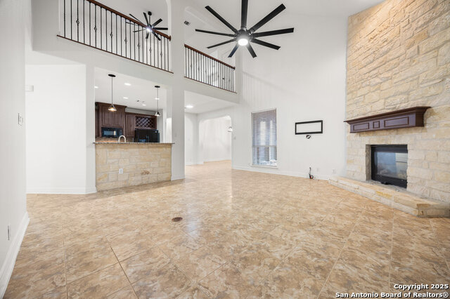 Image 13 of 30 For 21706 Eden Rose