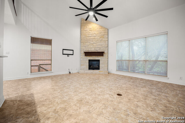 Image 15 of 30 For 21706 Eden Rose