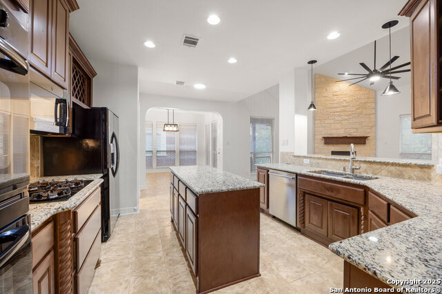 Image 8 of 30 For 21706 Eden Rose