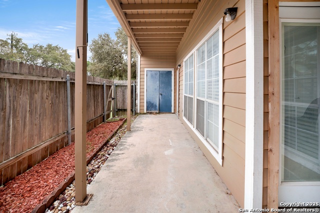 Image 17 of 17 For 14745 Babcock Rd 103