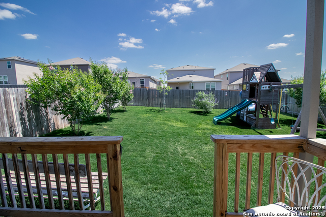 Listing photo id 30 for 10322 Lady Bird