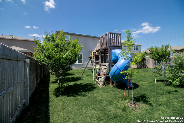 Listing photo id 33 for 10322 Lady Bird