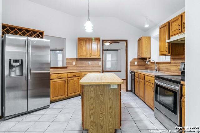 Image 11 of 32 For 14658 Highland Ridge