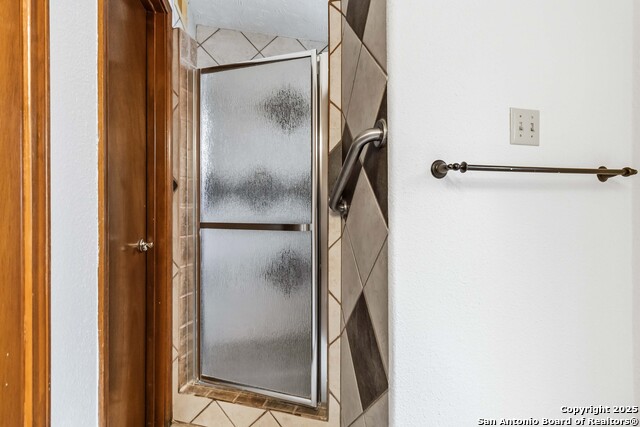 Image 18 of 32 For 14658 Highland Ridge