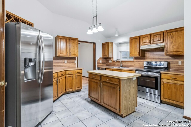 Image 9 of 32 For 14658 Highland Ridge