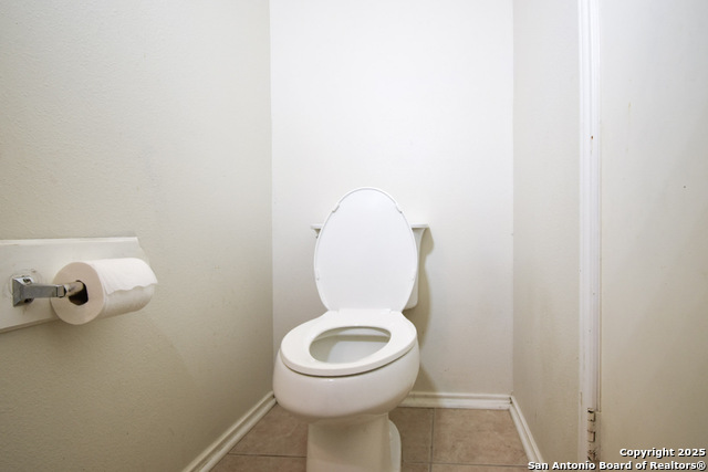 Image 18 of 37 For 5515 Champions Hill Dr