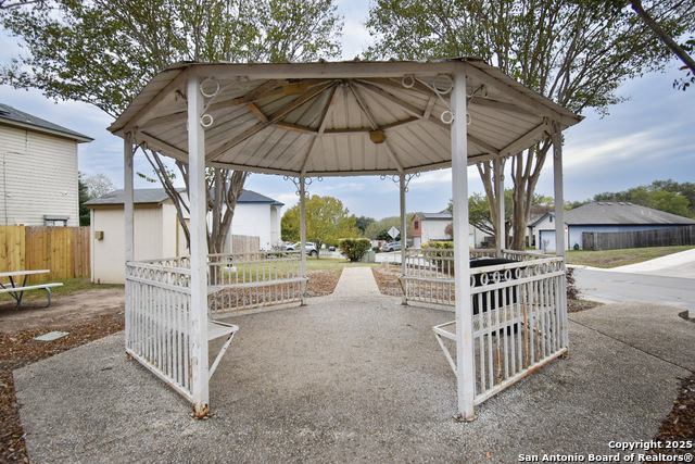 Image 5 of 37 For 5515 Champions Hill Dr