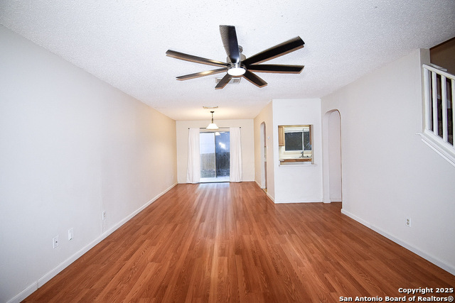 Image 7 of 37 For 5515 Champions Hill Dr