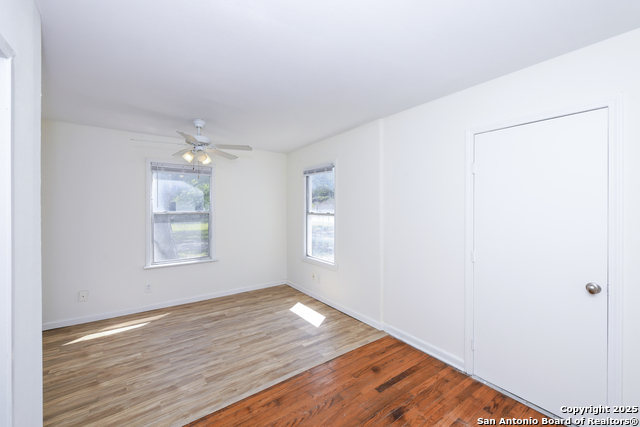 Image 17 of 26 For 1701 Southcross W