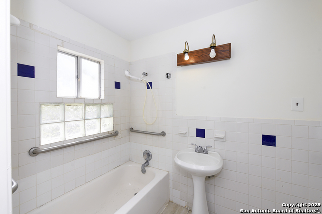 Image 19 of 26 For 1701 Southcross W